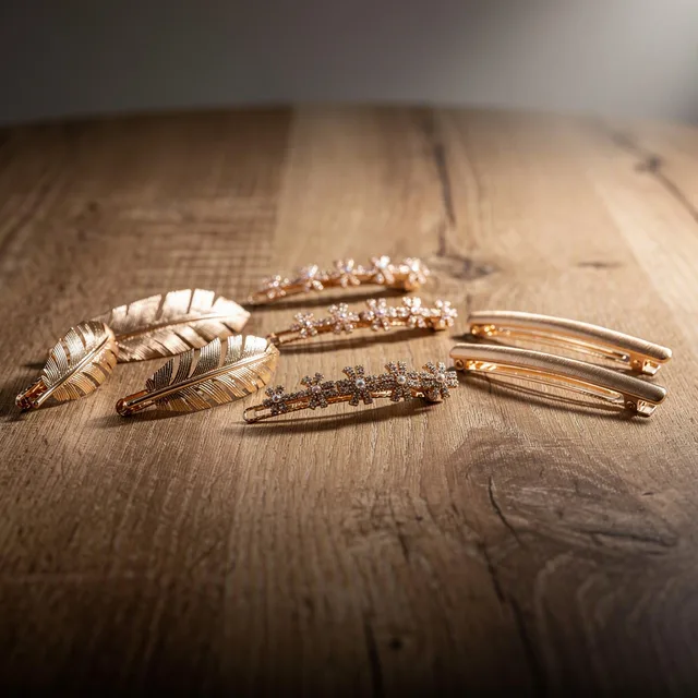 Glintara FeatherGlow Hair Clip Set