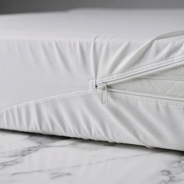Lumière Beauty Lab ArmorWard Bed Bug Cover