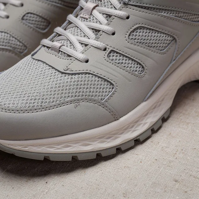 PacePyris TrailFlex Lace-Up Sneakers