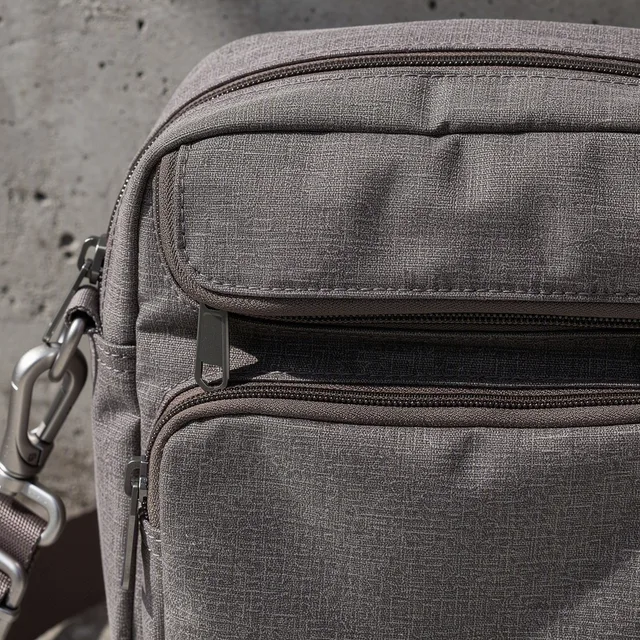 QuivoraSnap Multi-Pocket Crossbody Organizer