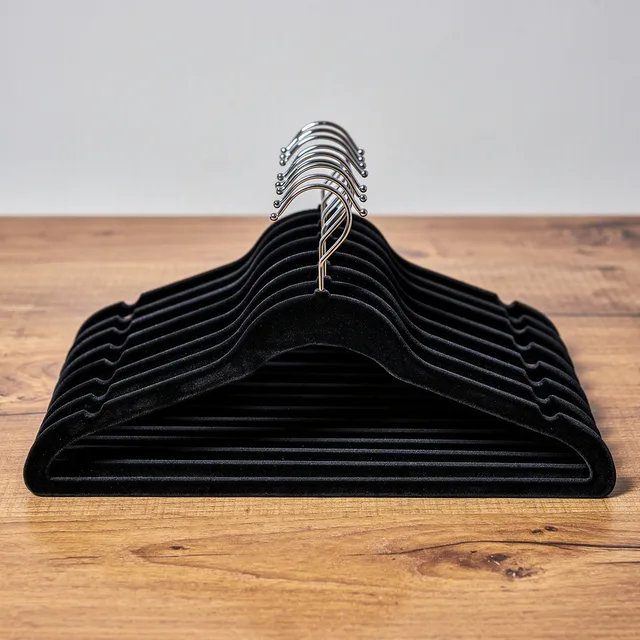 ThreadTheory Velvet Hangers (20-Pack)