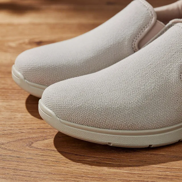 Trinket & Co. CozyWalk Memory Shoes